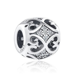 Detailed Hearts Engravings Charm